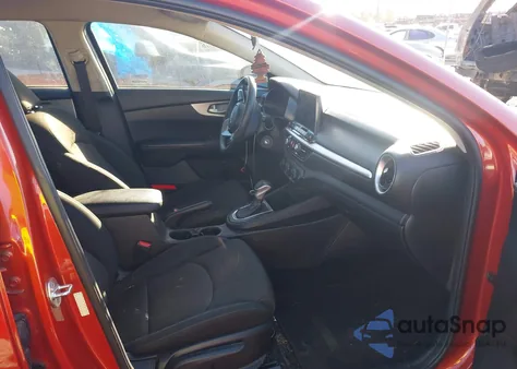 2022 Kia Forte Lxs z USA, uszkodzony, nr VIN 3KPF24AD5NE496649